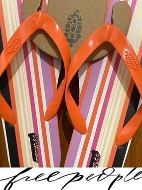 Free People Around Time Flip Flops❤️ NWOT size 7
